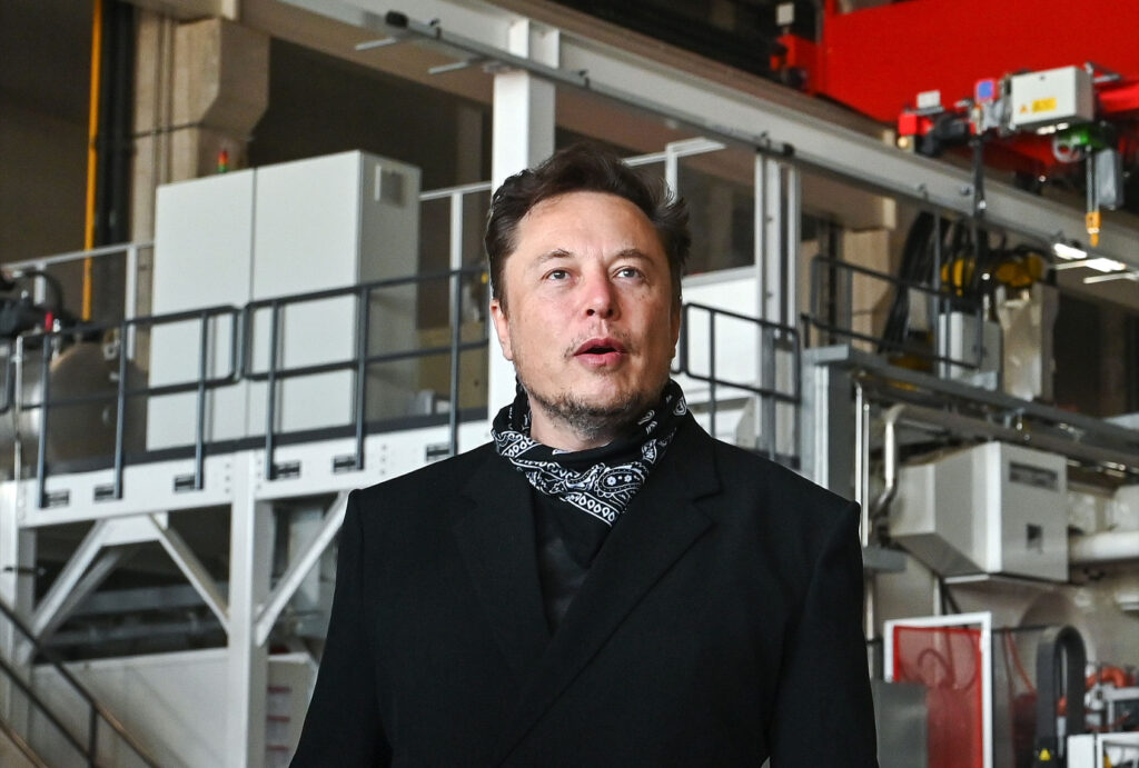 Elon Musks Education Does He Really Have Degrees in Physics and Economics elonmurskk4